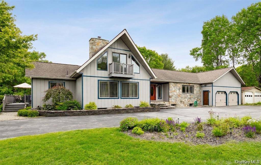 129 Clinton Corners RD, Salt Point, NY 12578