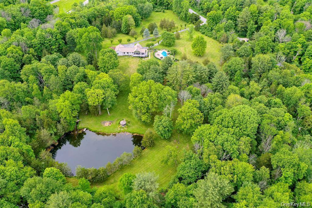 129 Clinton Corners RD, Salt Point, NY 12578