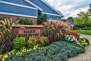 9 Oakdale CT, Ridge, NY 11961