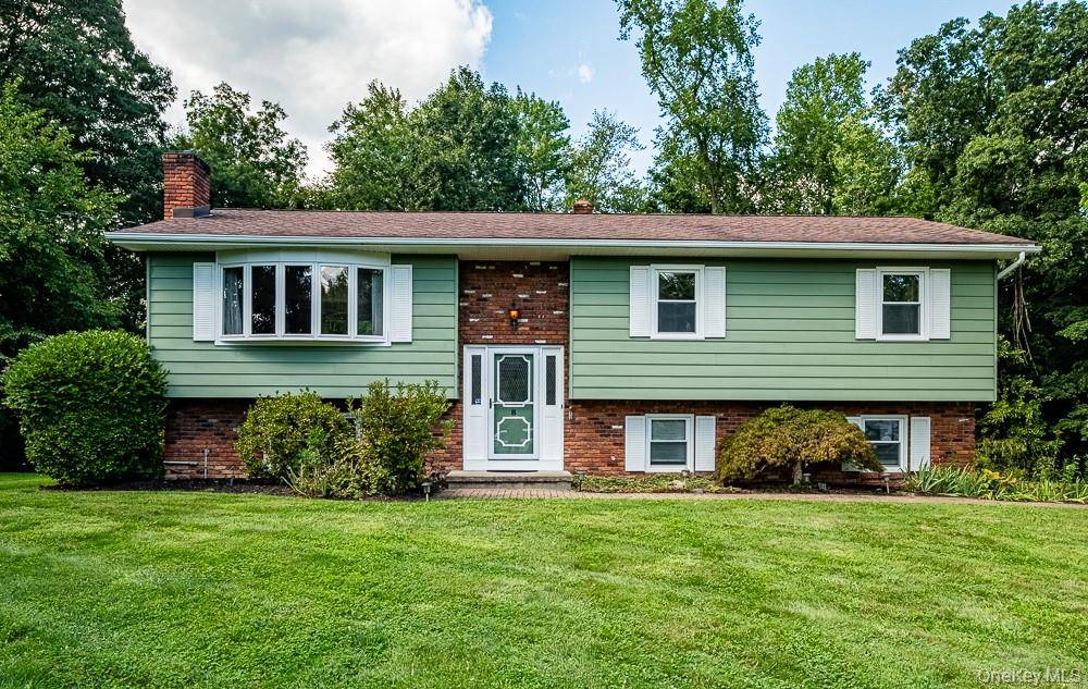 8 W Caroline DR, Wappingers Falls, NY 12590