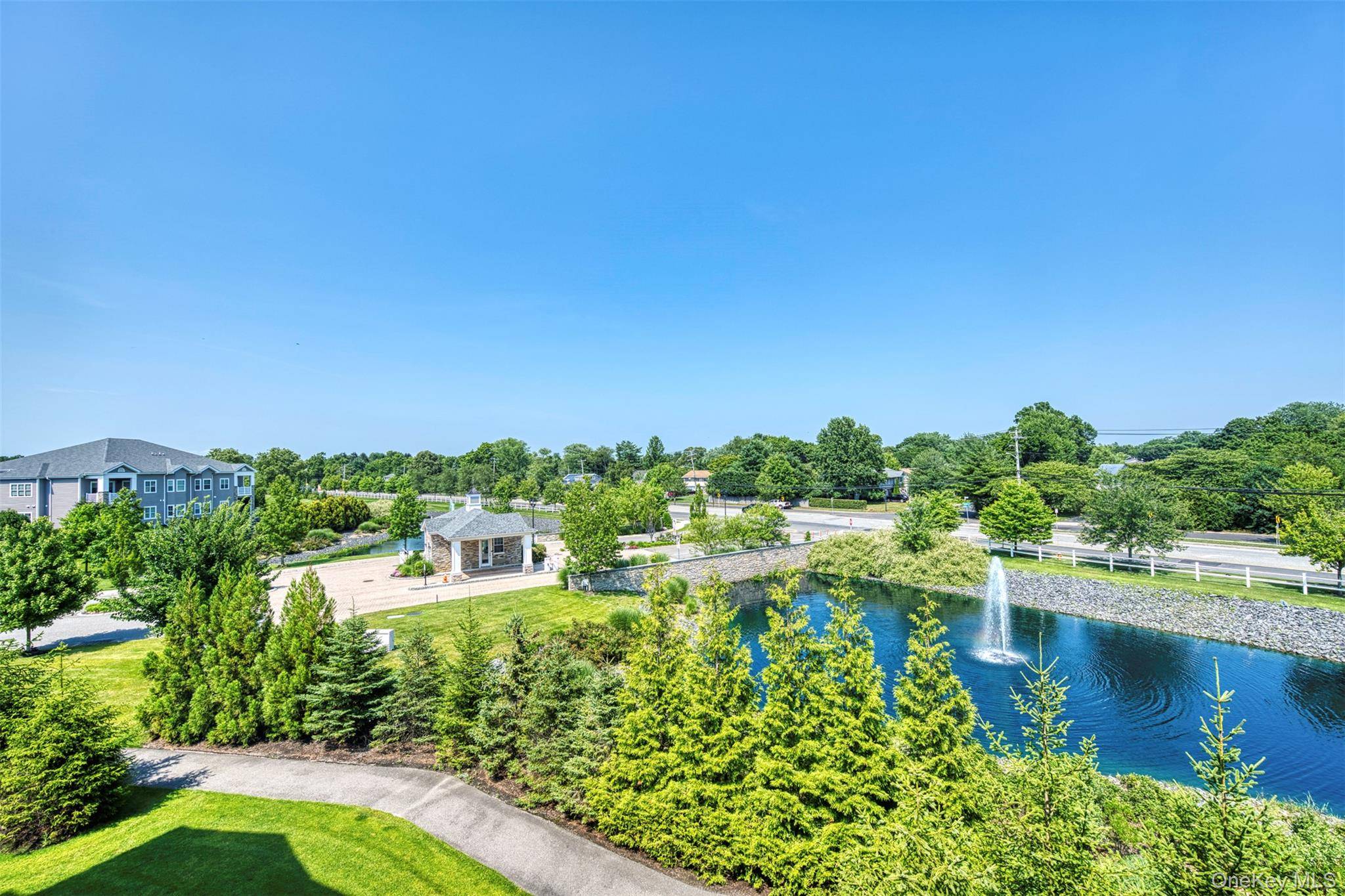 178 Summer CIR, East Northport, NY 11731