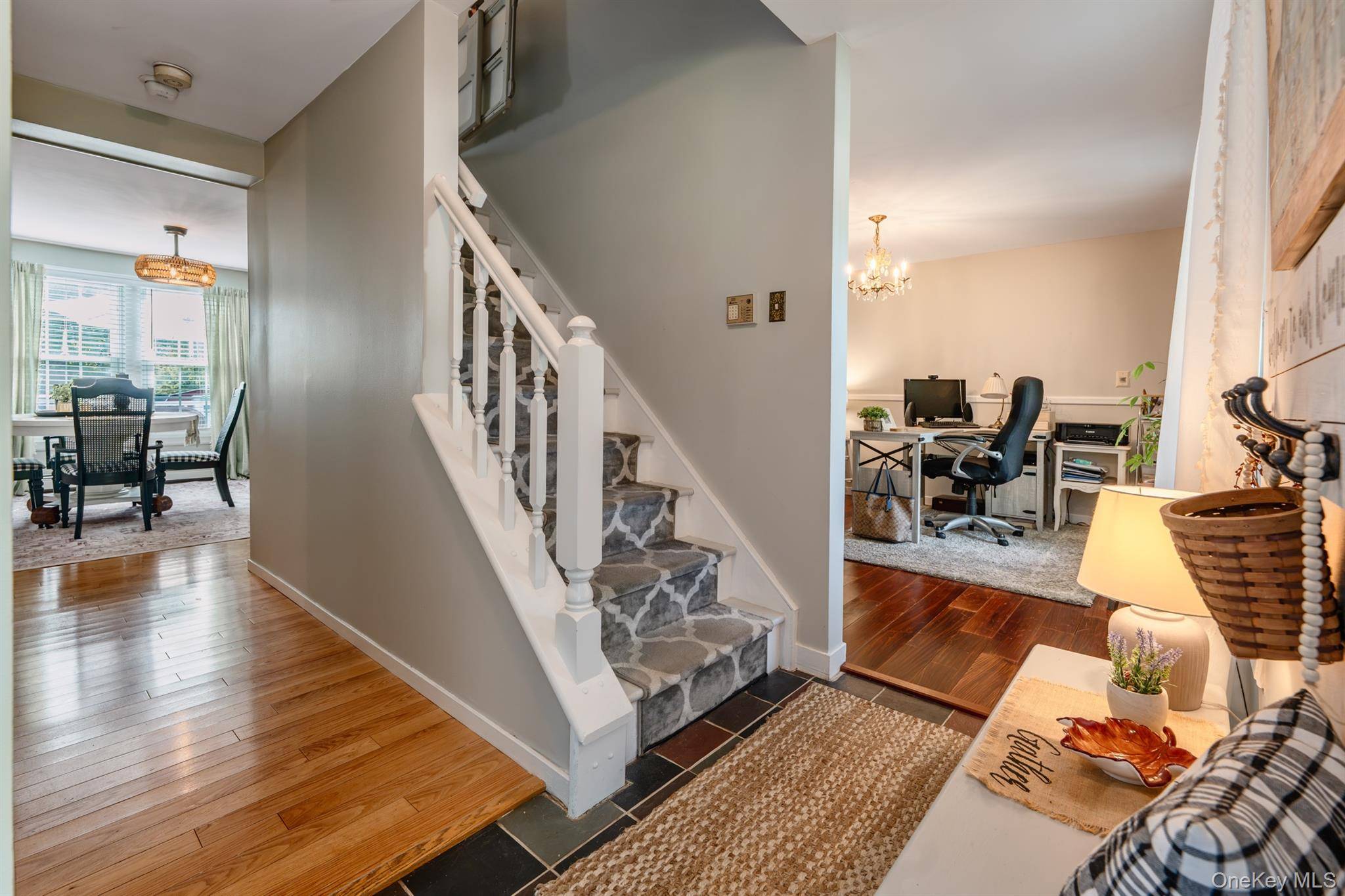 14 Kerry LN, Kingston, NY 12401