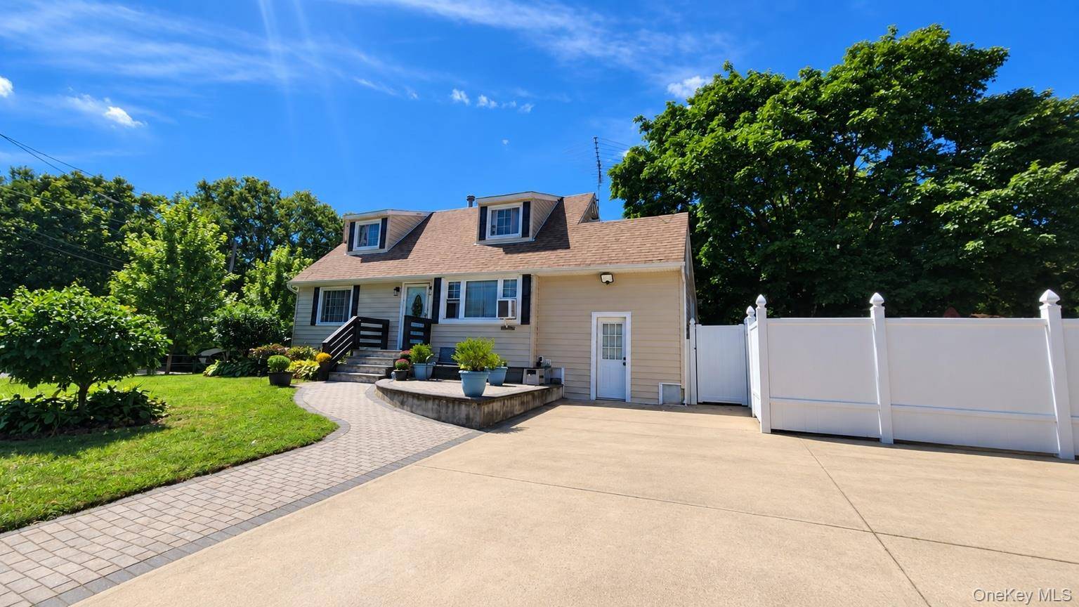 336 Jayne BLVD, Port Jefferson Station, NY 11776