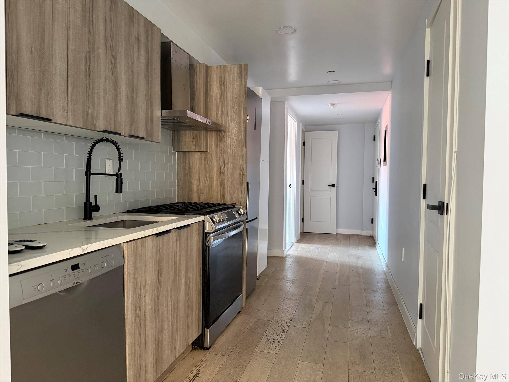 37-32 89 ST #4D, Jackson Heights, NY 11372