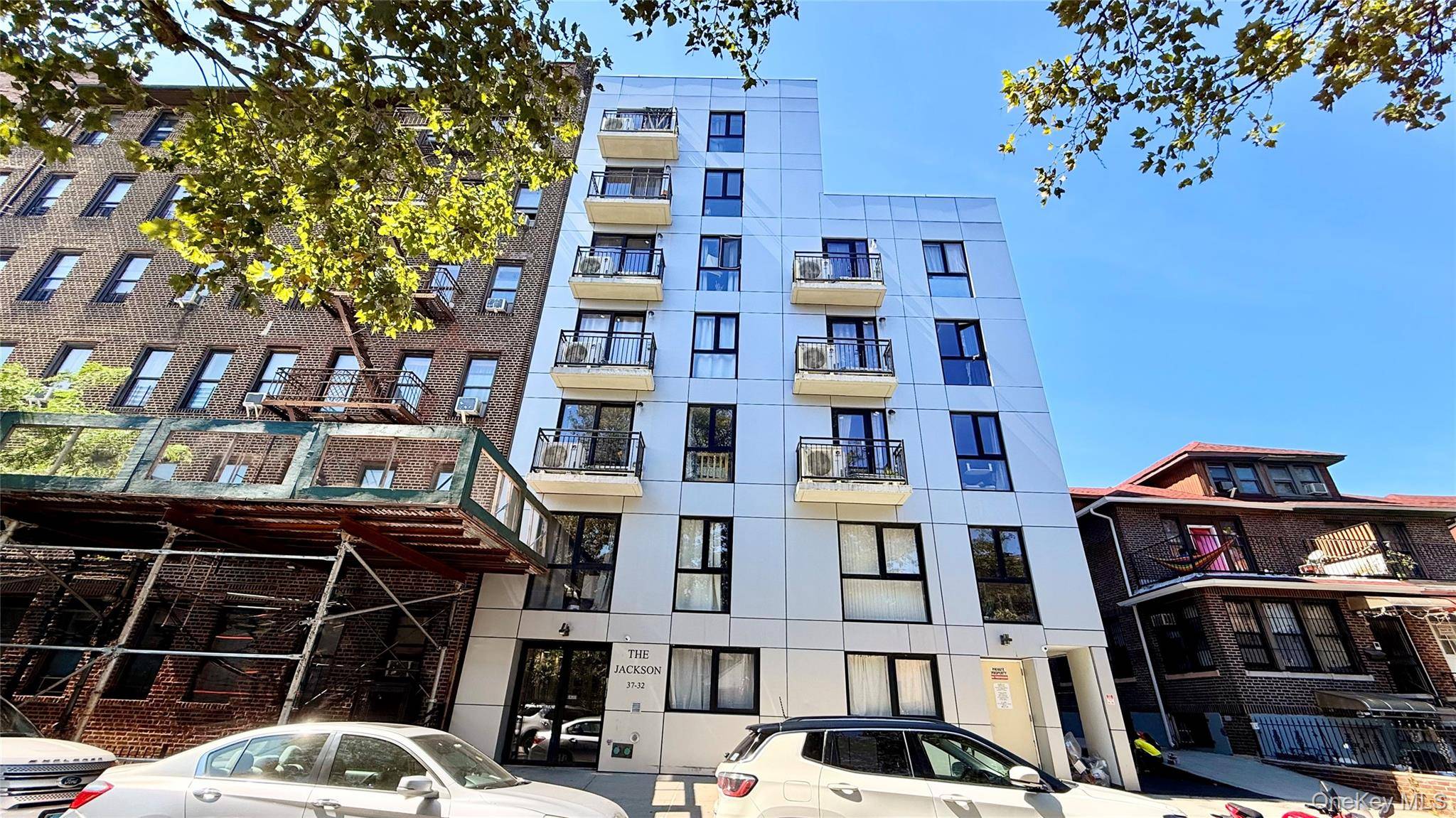 37-32 89 ST #4D, Jackson Heights, NY 11372