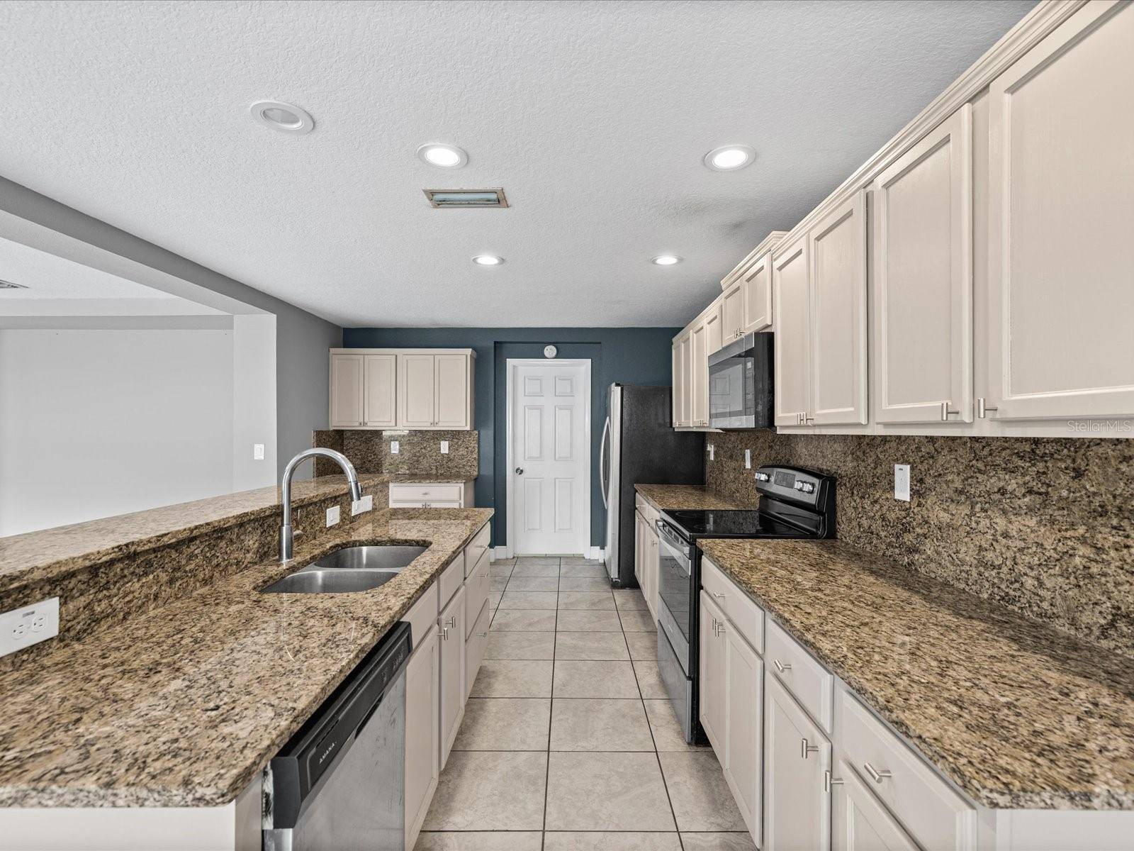 7335 BRIDGEVIEW DR, Wesley Chapel, FL 33545