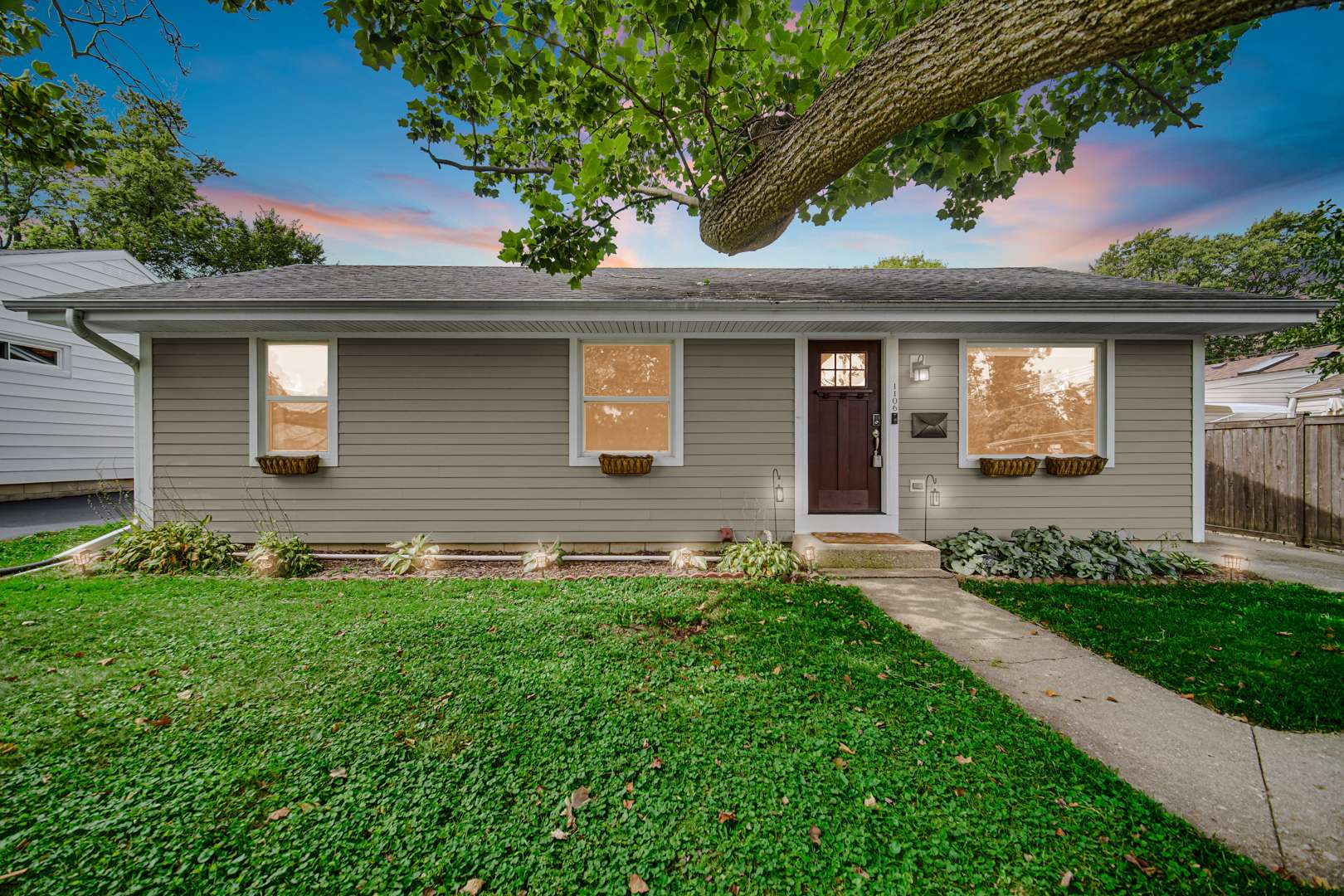 1106 Sumner ST, Wheaton, IL 60189
