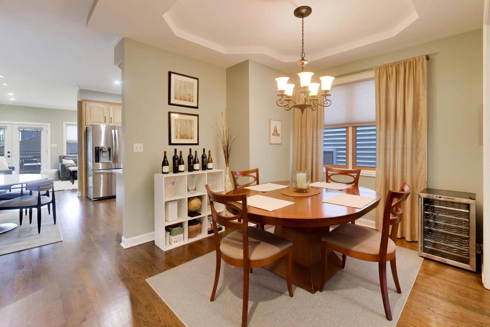 3242 N Leavitt ST, Chicago, IL 60618