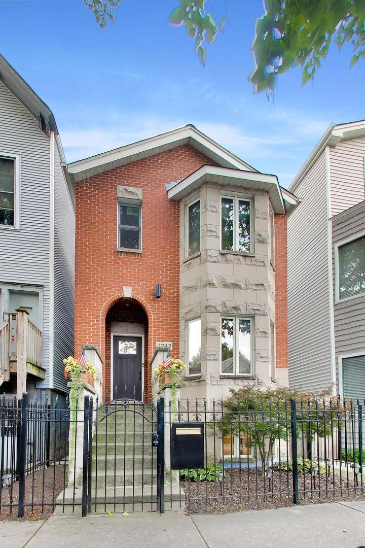 3242 N Leavitt ST, Chicago, IL 60618