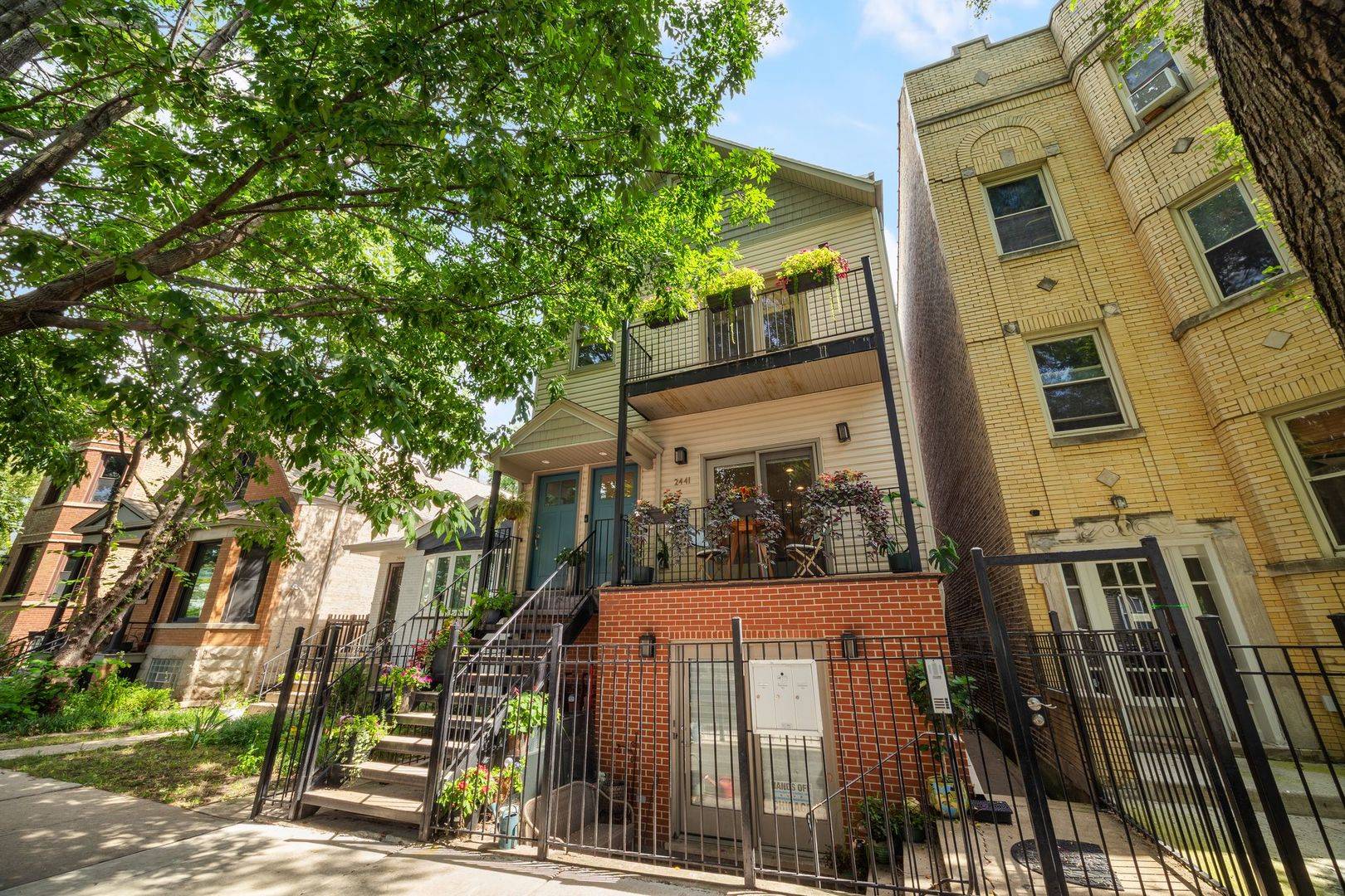 2441 N Fairfield AVE #1, Chicago, IL 60647