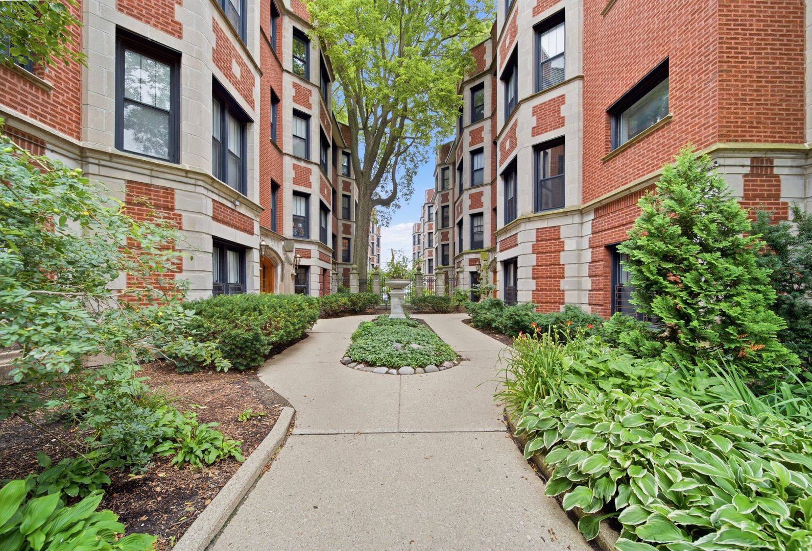 7639 N Eastlake TER #1D, Chicago, IL 60626