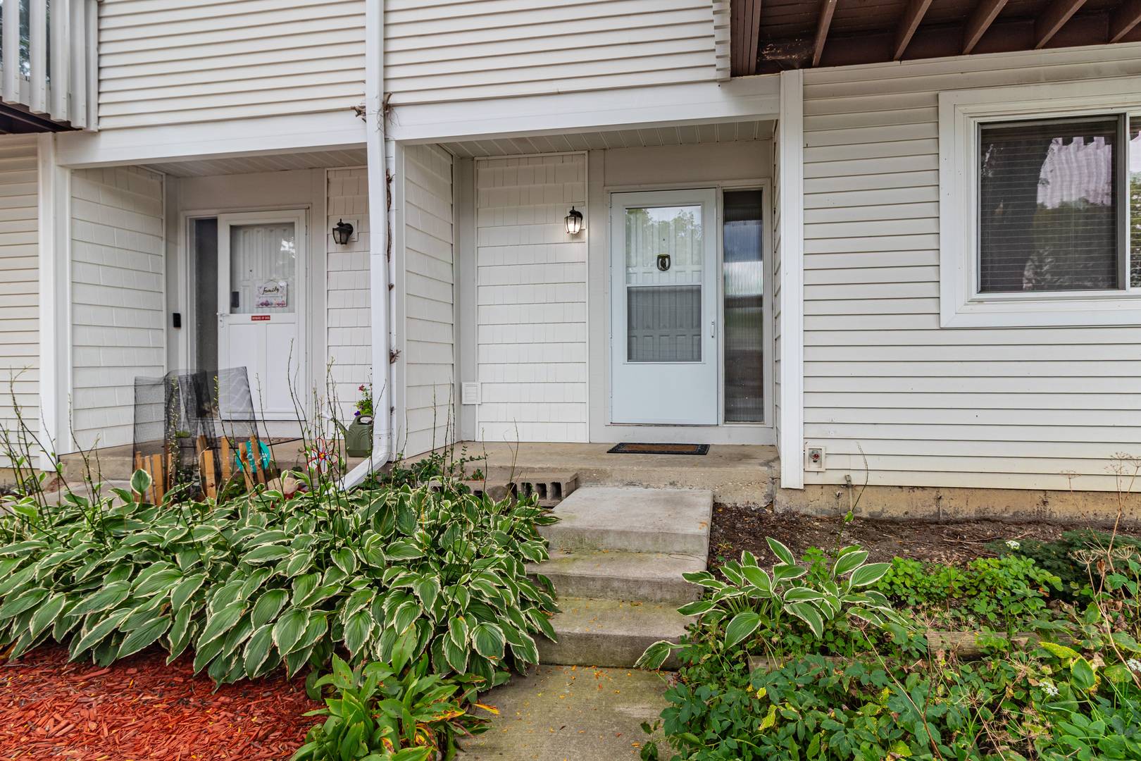 171 Saratoga CT, Vernon Hills, IL 60061