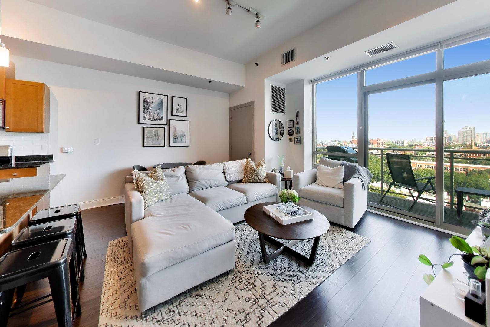 230 W Division ST #1107, Chicago, IL 60610