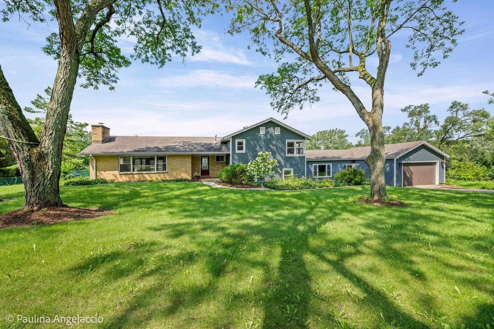 22406 N Bertha LN, Barrington, IL 60010