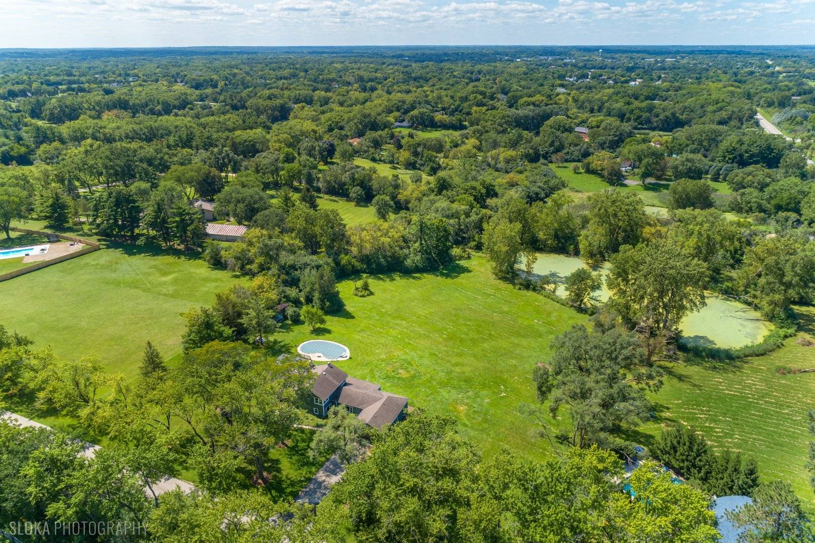 22406 N Bertha LN, Barrington, IL 60010