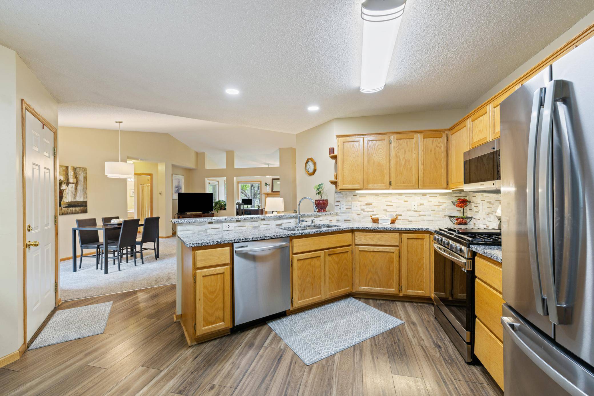 8504 Telford XING, Brooklyn Park, MN 55443