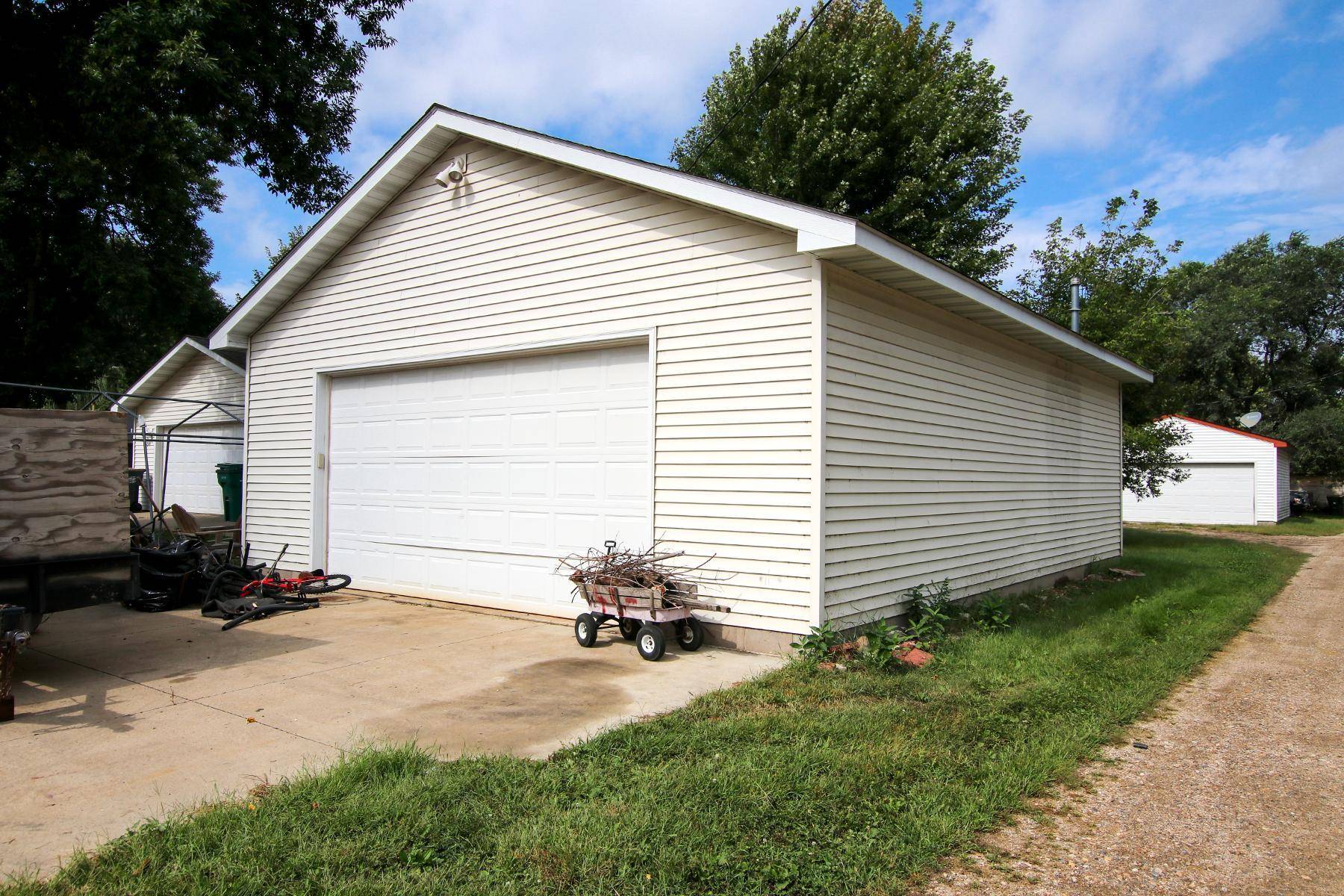 240 Merrian ST, Glencoe, MN 55336