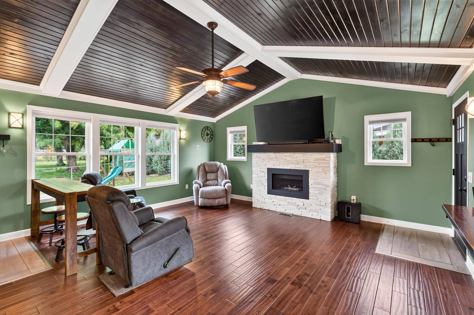 1261 Gary DR, Saint Paul Park, MN 55071