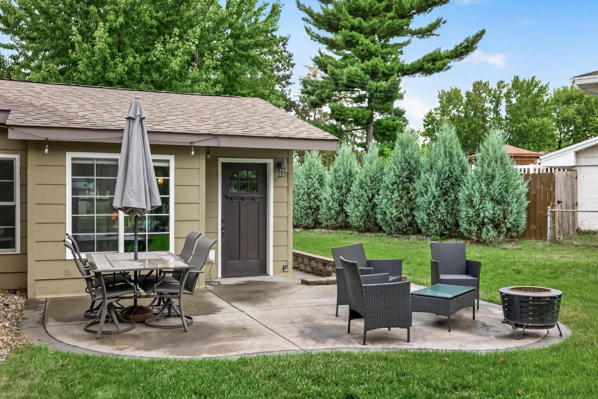 1261 Gary DR, Saint Paul Park, MN 55071