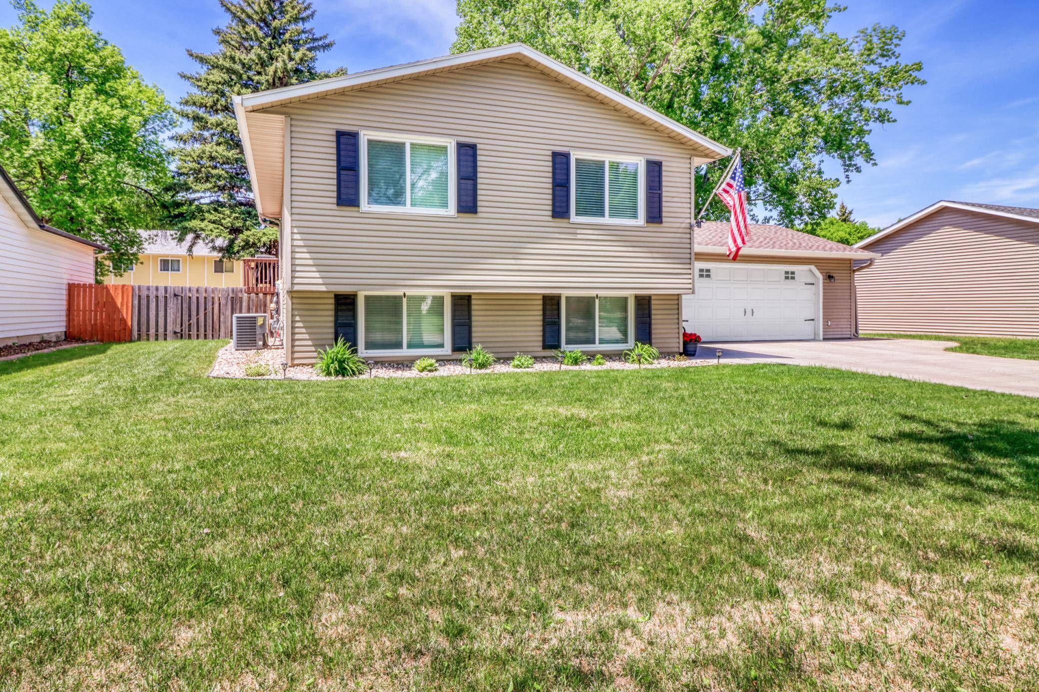 409 Oakway, Moorhead, MN 56560