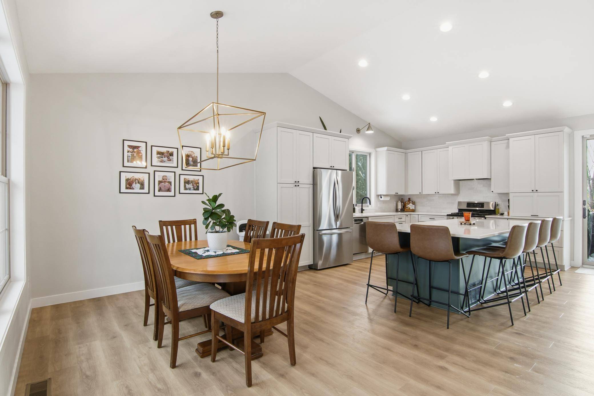 9953 Starlight DR, Woodbury, MN 55125