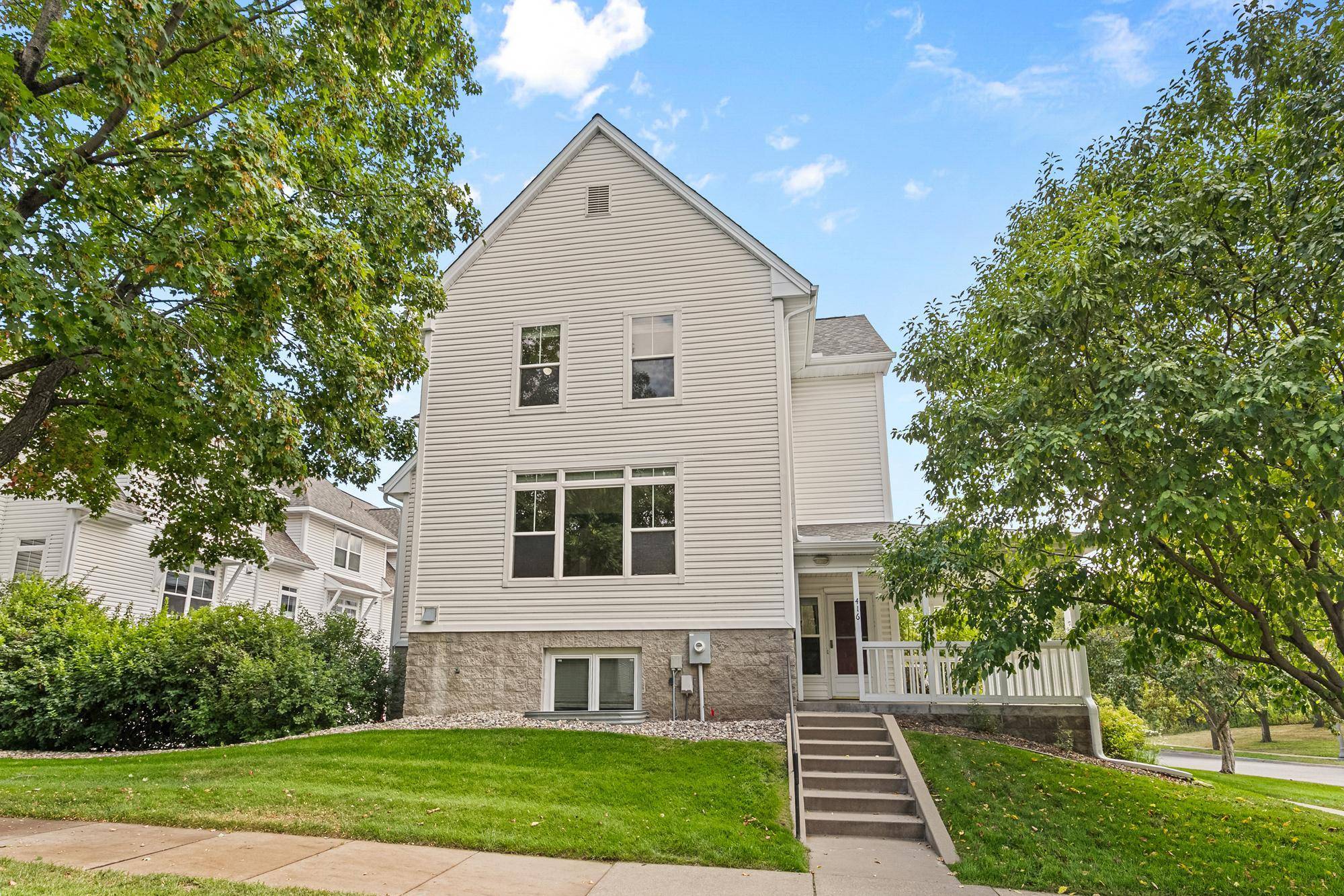 416 Duke ST, Saint Paul, MN 55102