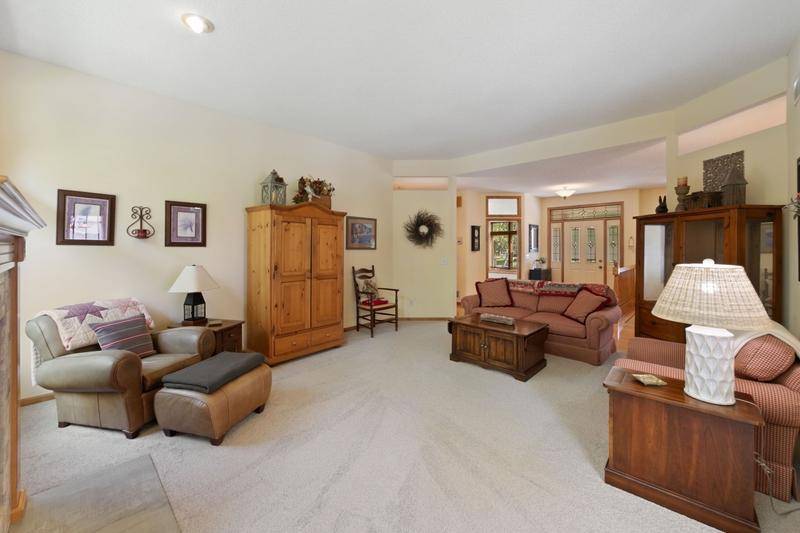 11021 Timberline DR N, Champlin, MN 55316