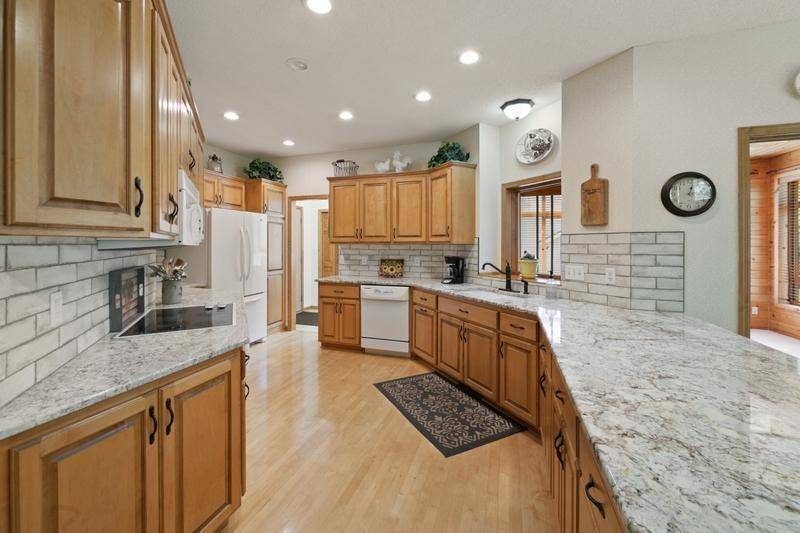 11021 Timberline DR N, Champlin, MN 55316