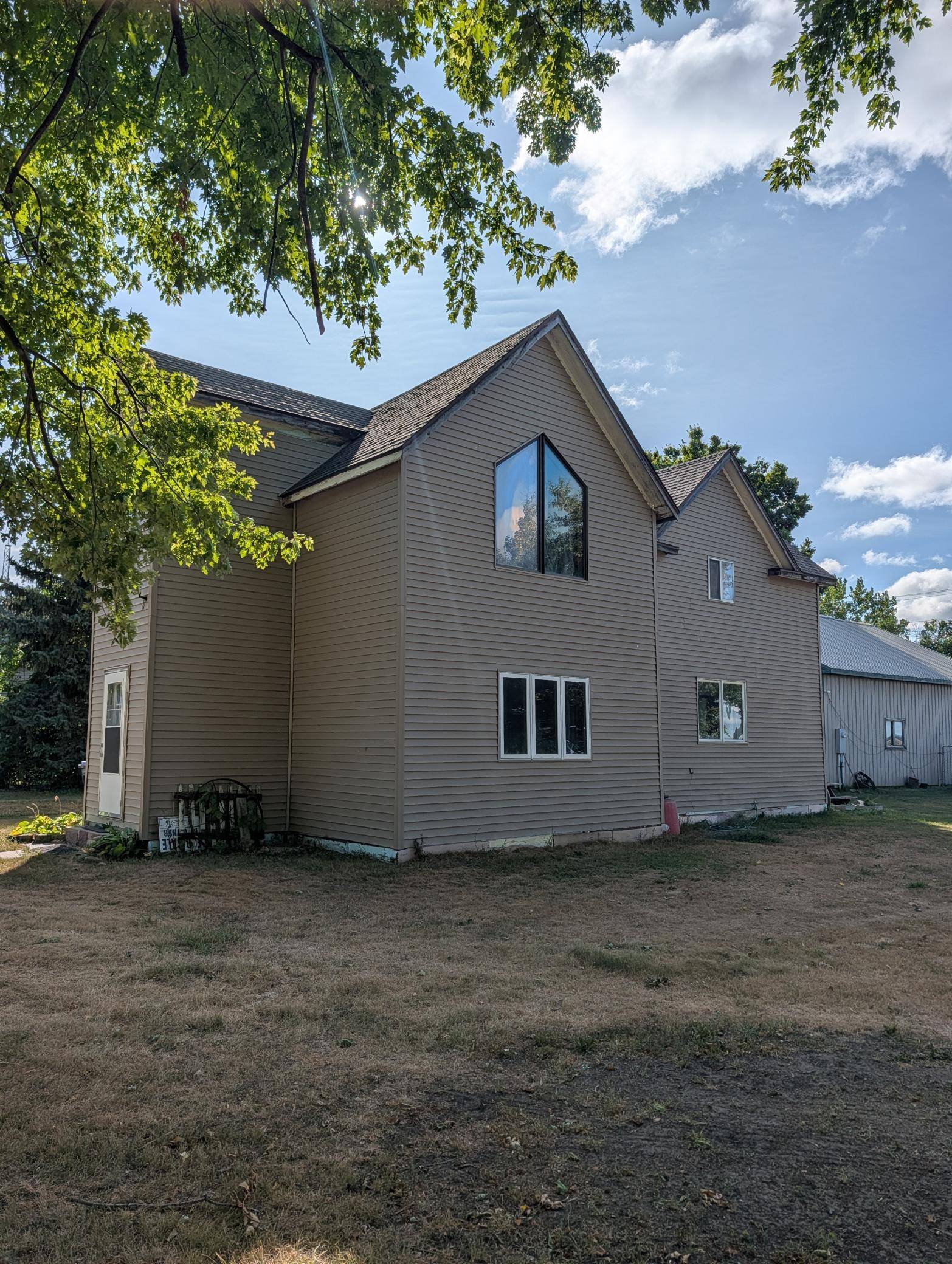 780 Elm ST, Kindred, ND 58051
