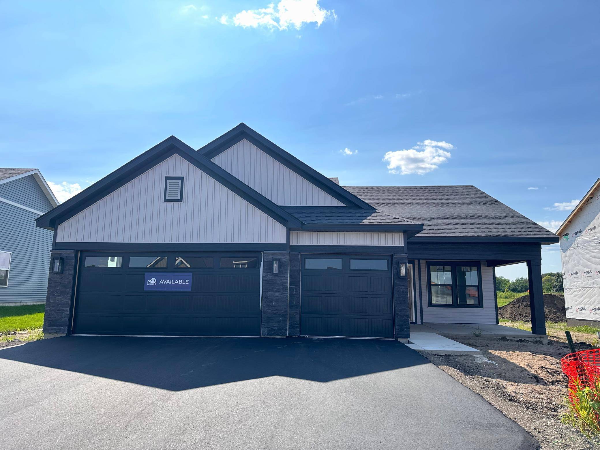 1652 Lund WAY, Shakopee, MN 55379