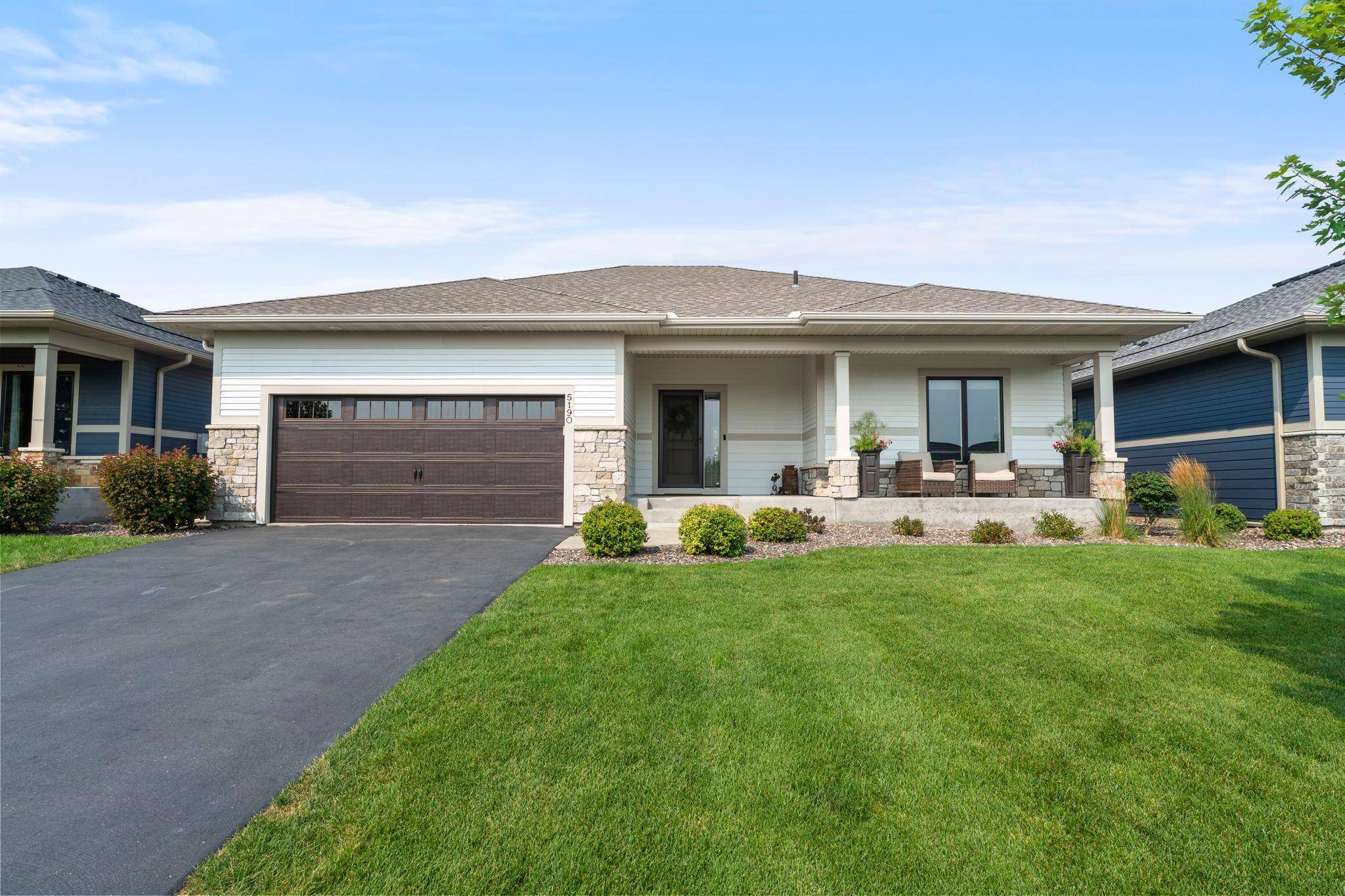 5190 Sundial LN, Woodbury, MN 55129