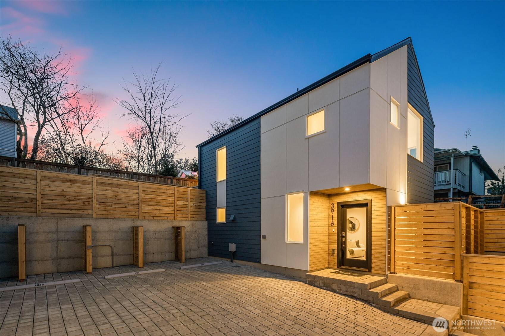 3916 S Juneau ST, Seattle, WA 98118