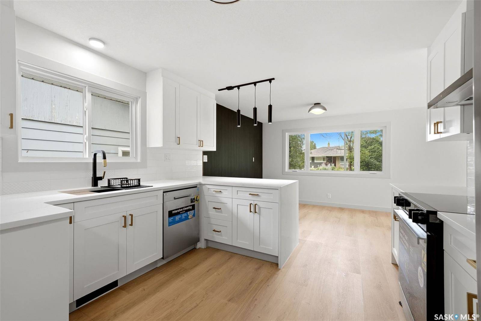 2251 Jubilee AVENUE, Regina, SK S4S 3V3