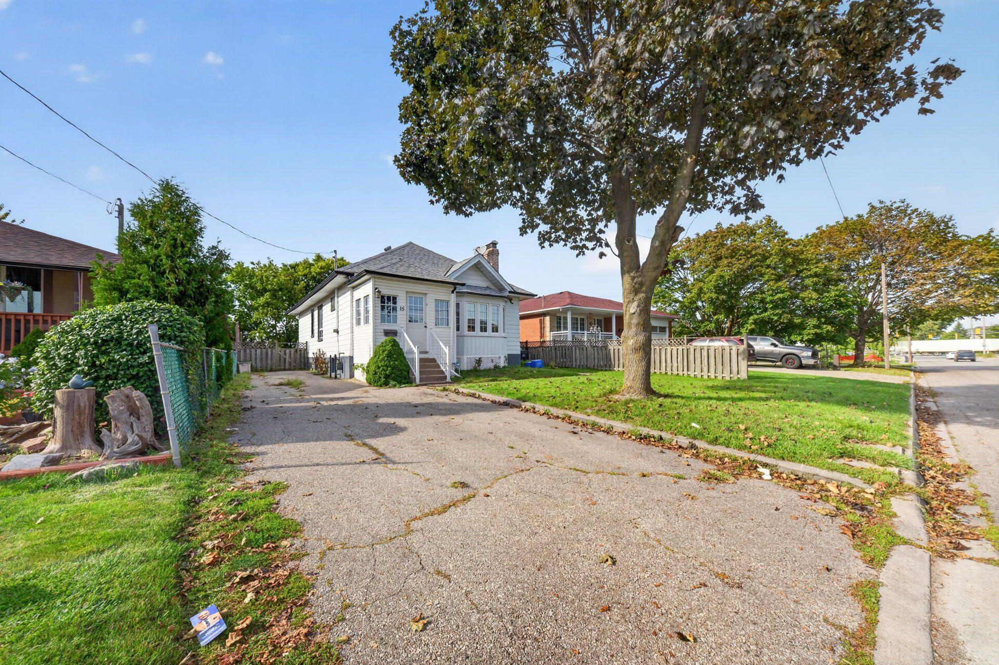 15 Beverley ST, Mississauga, ON L4T 1E9