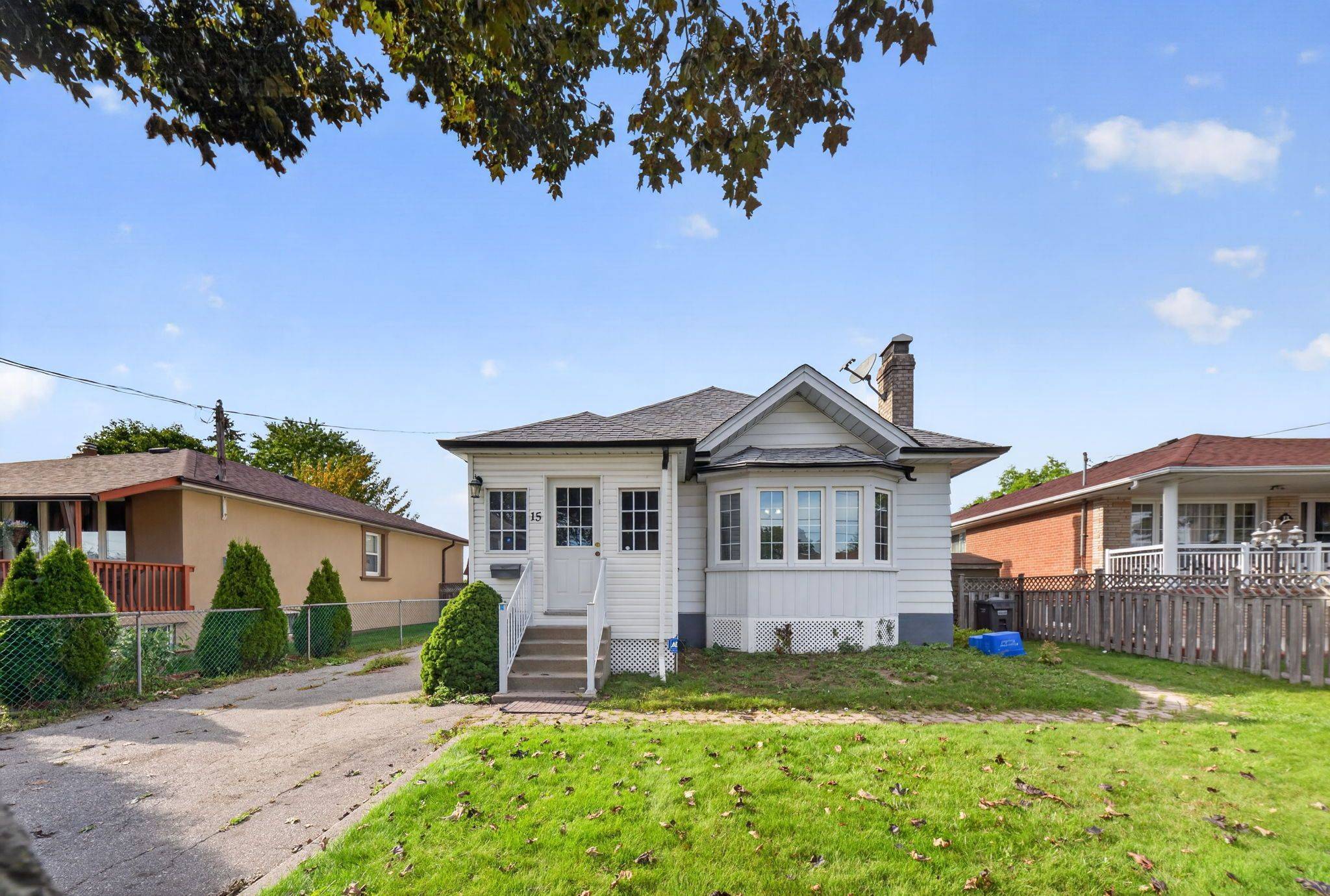 15 Beverley ST, Mississauga, ON L4T 1E9