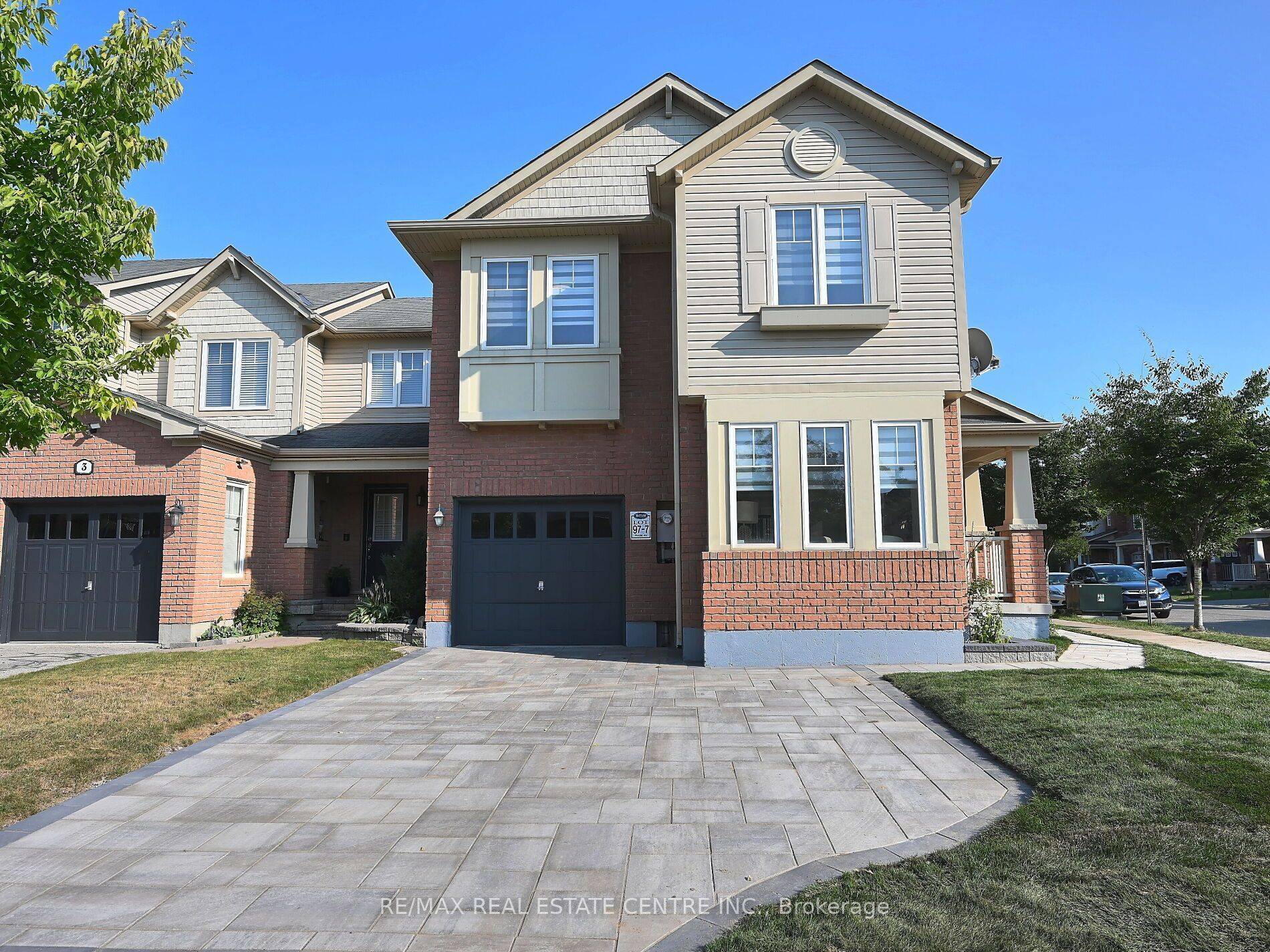 1 McCandless CT, Milton, ON L9T 2C4