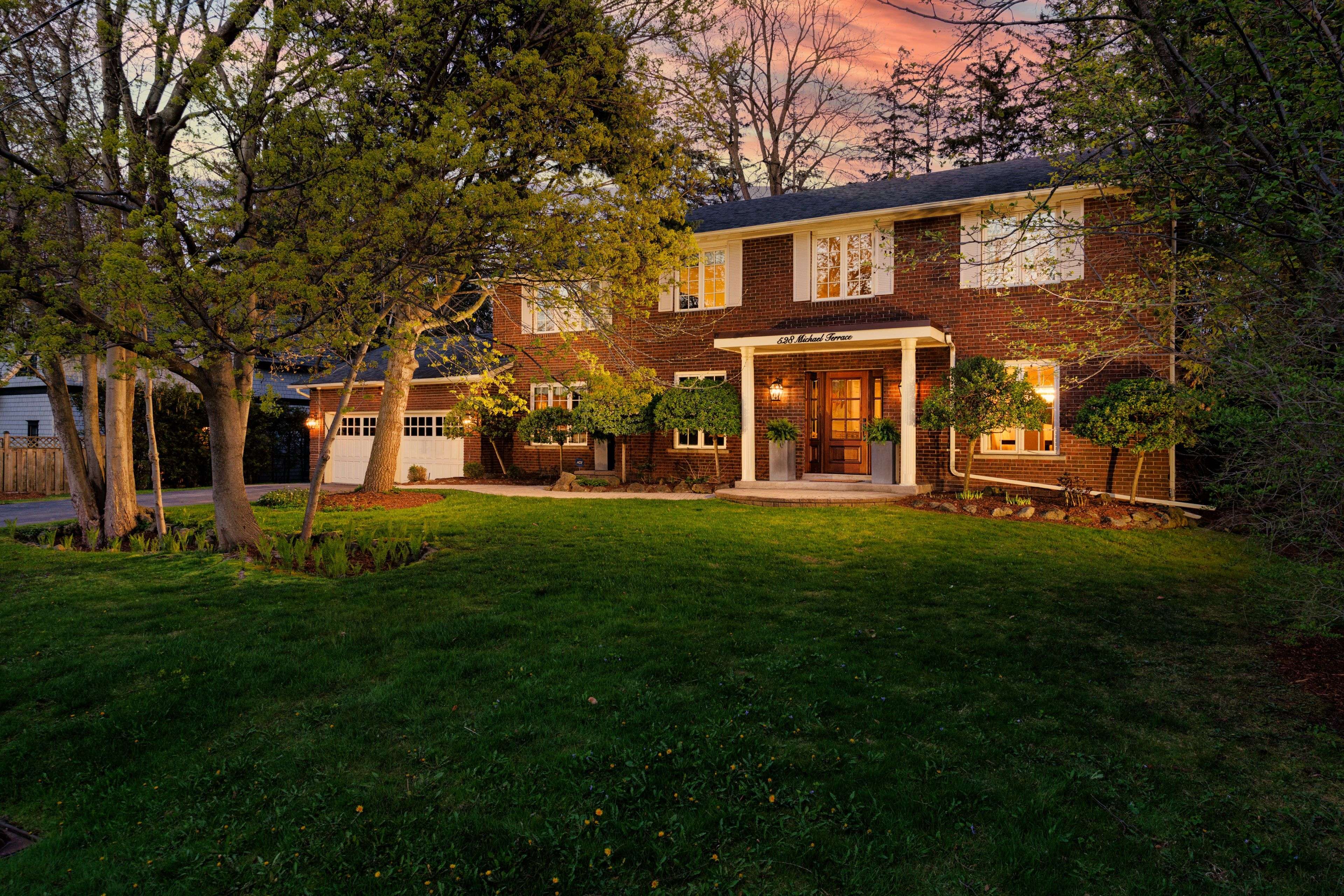 528 Michael TER, Oakville, ON L6J 1V1