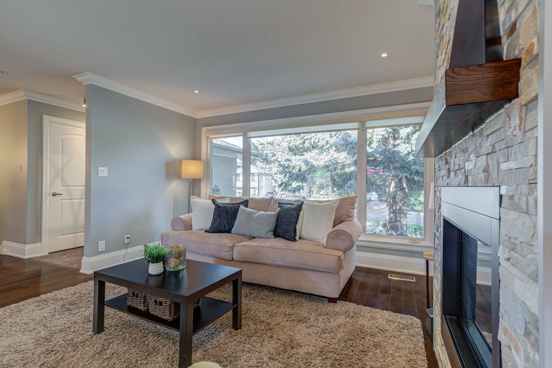 1508 Holburne RD, Mississauga, ON L5E 2L6