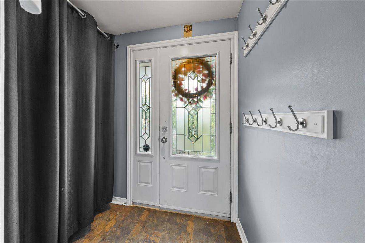 66 Tedwyn DR, Barrhaven, ON K2J 1T8