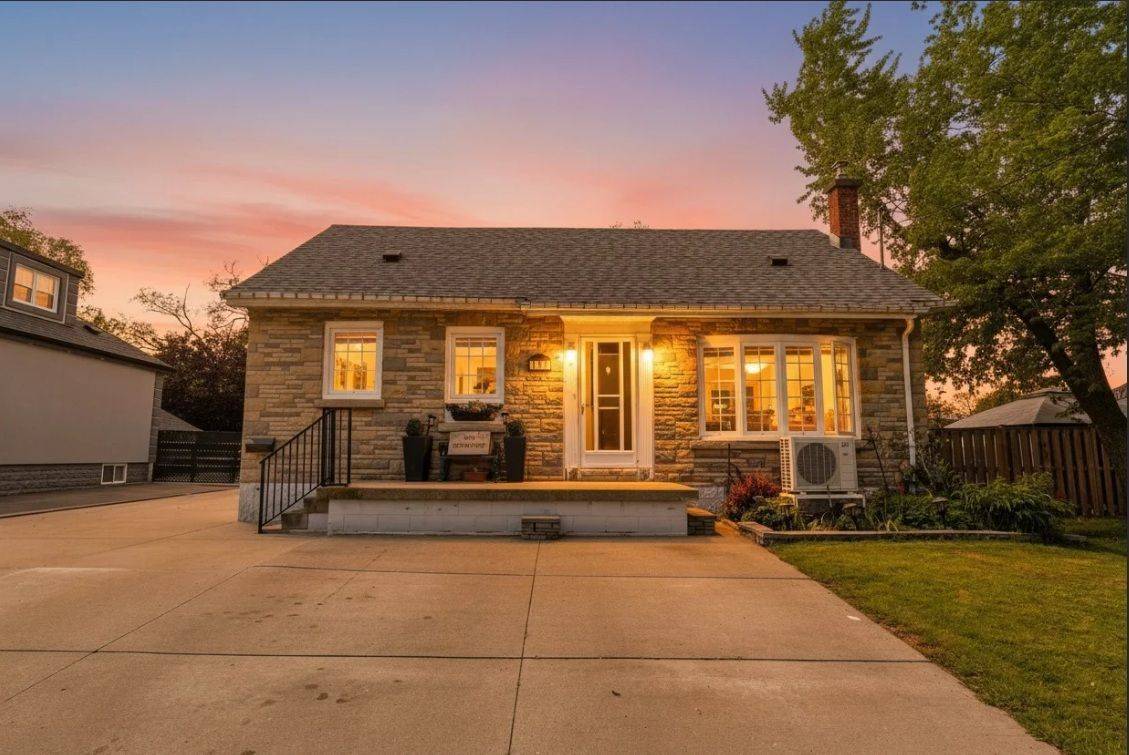 191 Millen RD, Hamilton, ON L8E 2G4