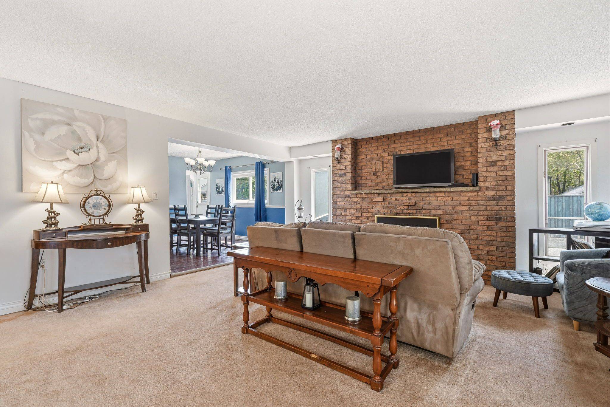 191 Millen RD, Hamilton, ON L8E 2G4