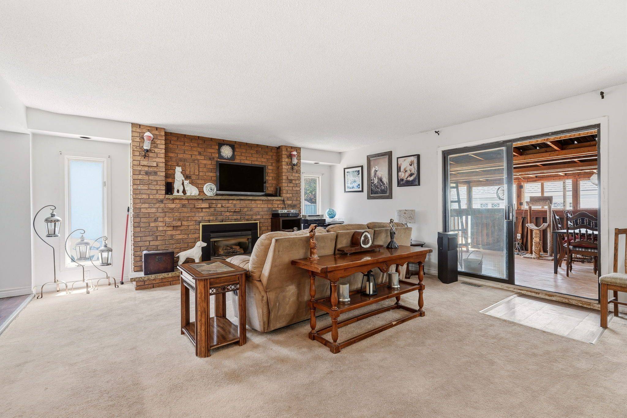 191 Millen RD, Hamilton, ON L8E 2G4