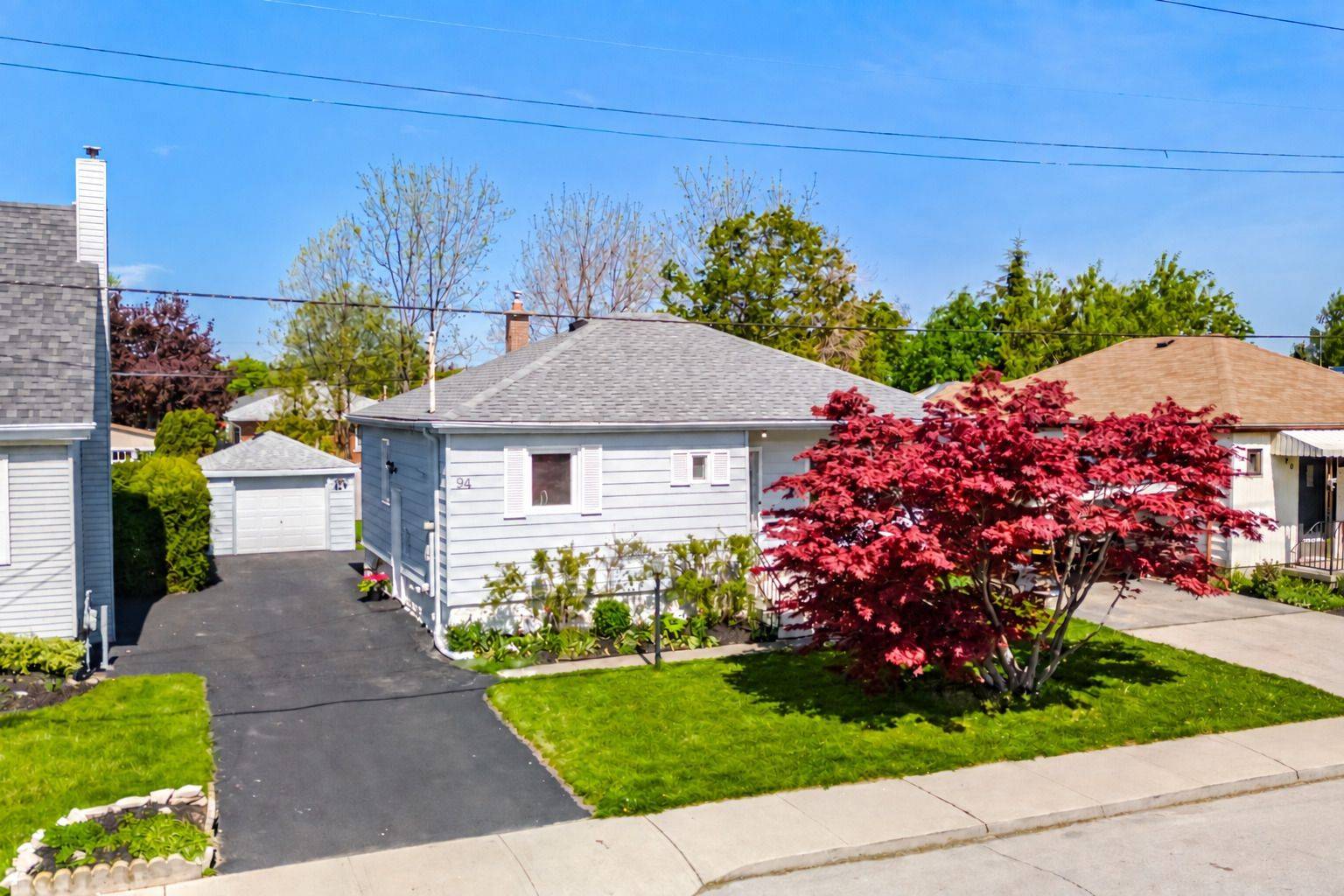 94 Clarendon AVE, Hamilton, ON L9A 3A3