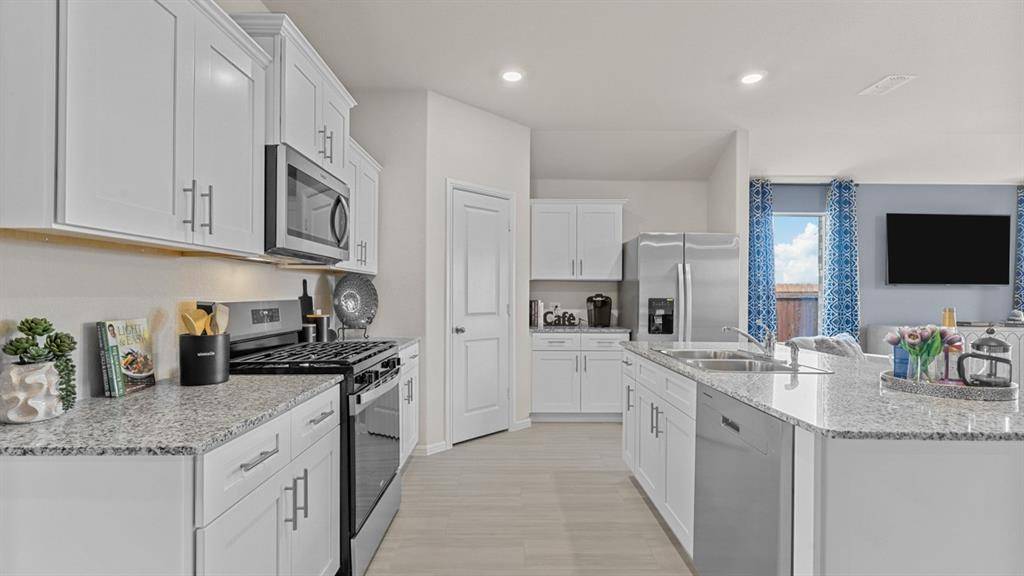 10772 BLACK ONYX Drive, Fort Worth, TX 76036