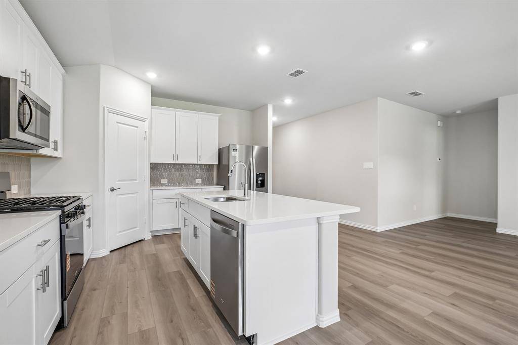 2138 Longchamp Lane, Seagoville, TX 75159