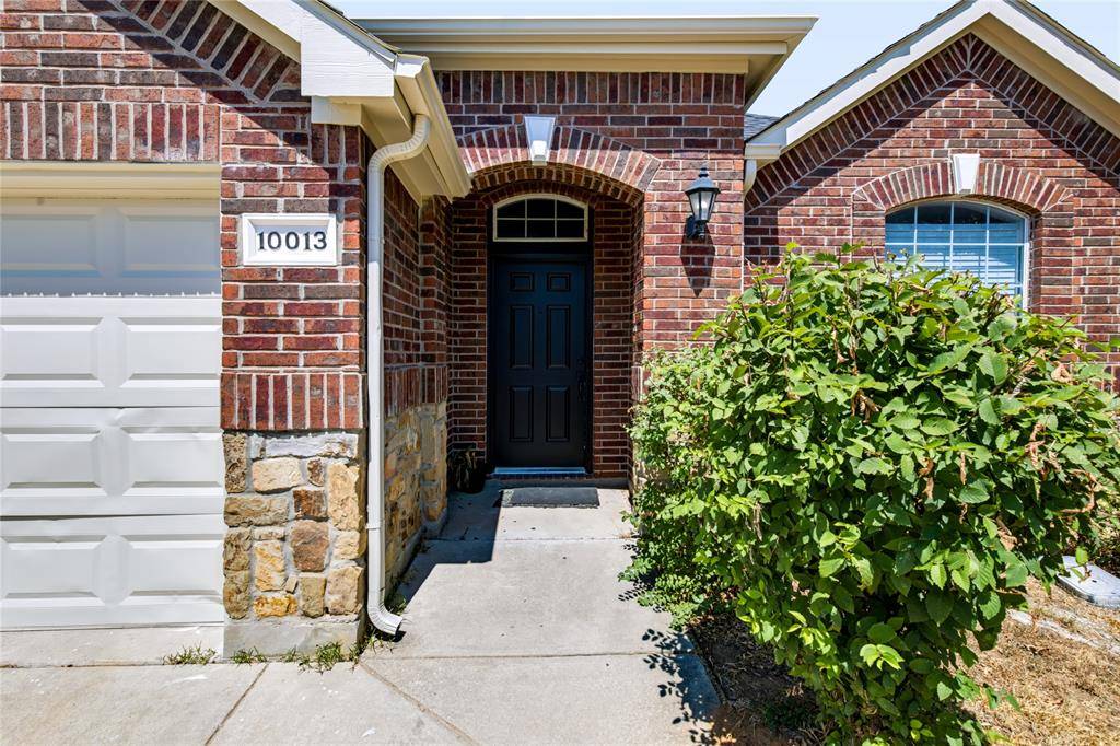 10013 Daly Drive, Fort Worth, TX 76053