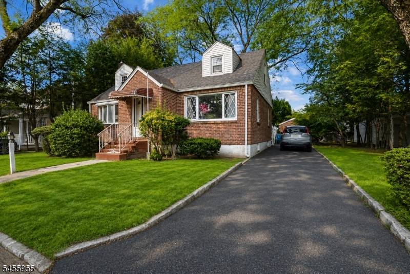 316 Grove St, New Milford Boro, NJ 07646