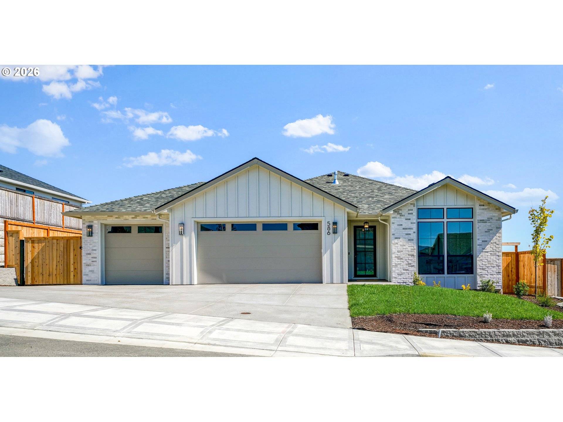 586 NW CASCADE MOUNTAIN DR, Dallas, OR 97338
