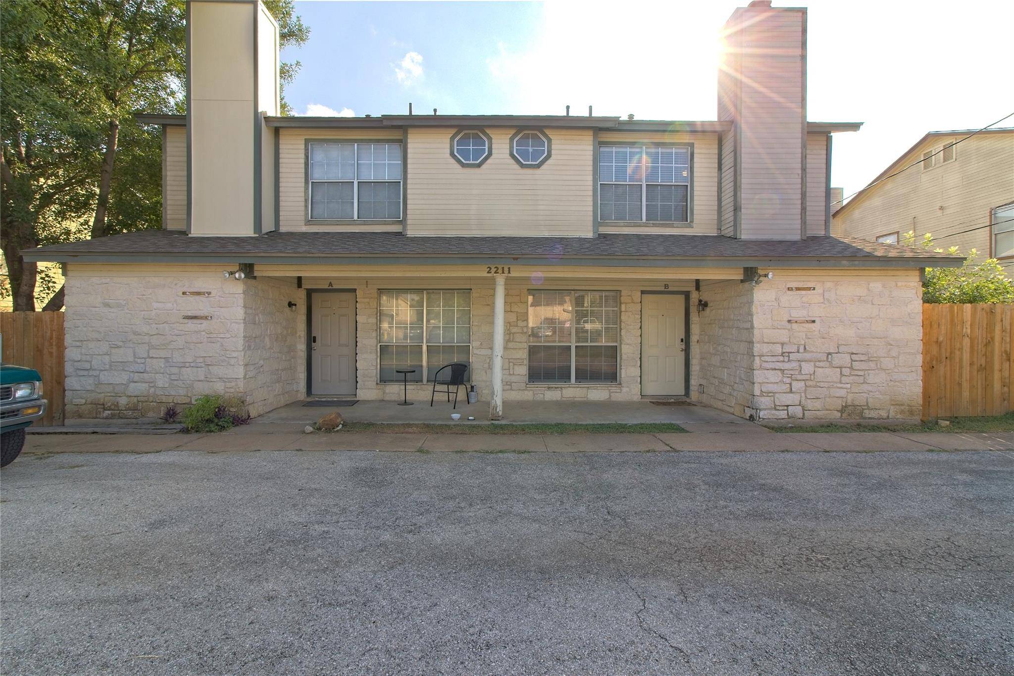 2211 Creekside LN #B, Georgetown, TX 78626
