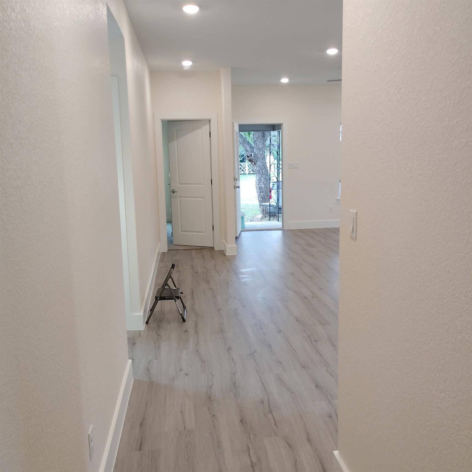 928 E Cameron Ave, Rockdale, TX 76567